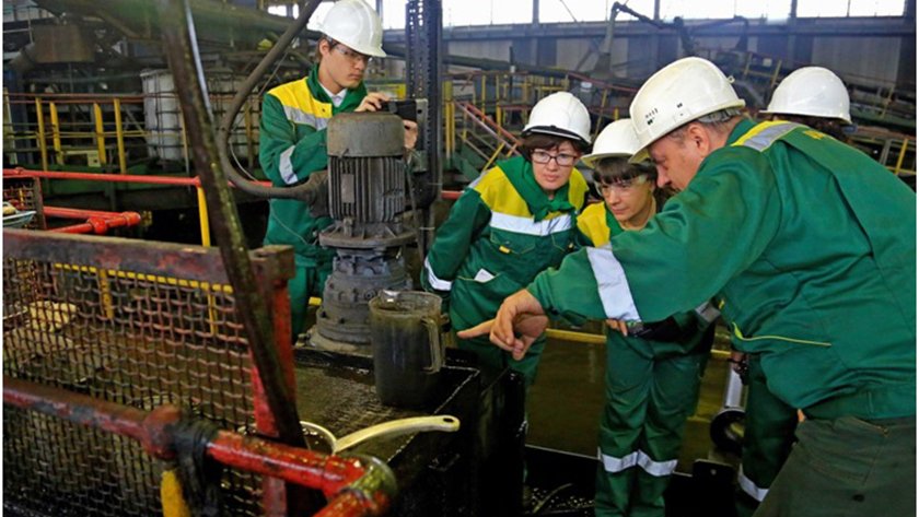 the Eco-Team uniting journalists, community workers, together with Elena Ushakova, the lecturer of the Solid Fuels Department in Kuzbass State Technical University, visited one of the TopProm enterprises – the Shchedrukhinskaya washplant